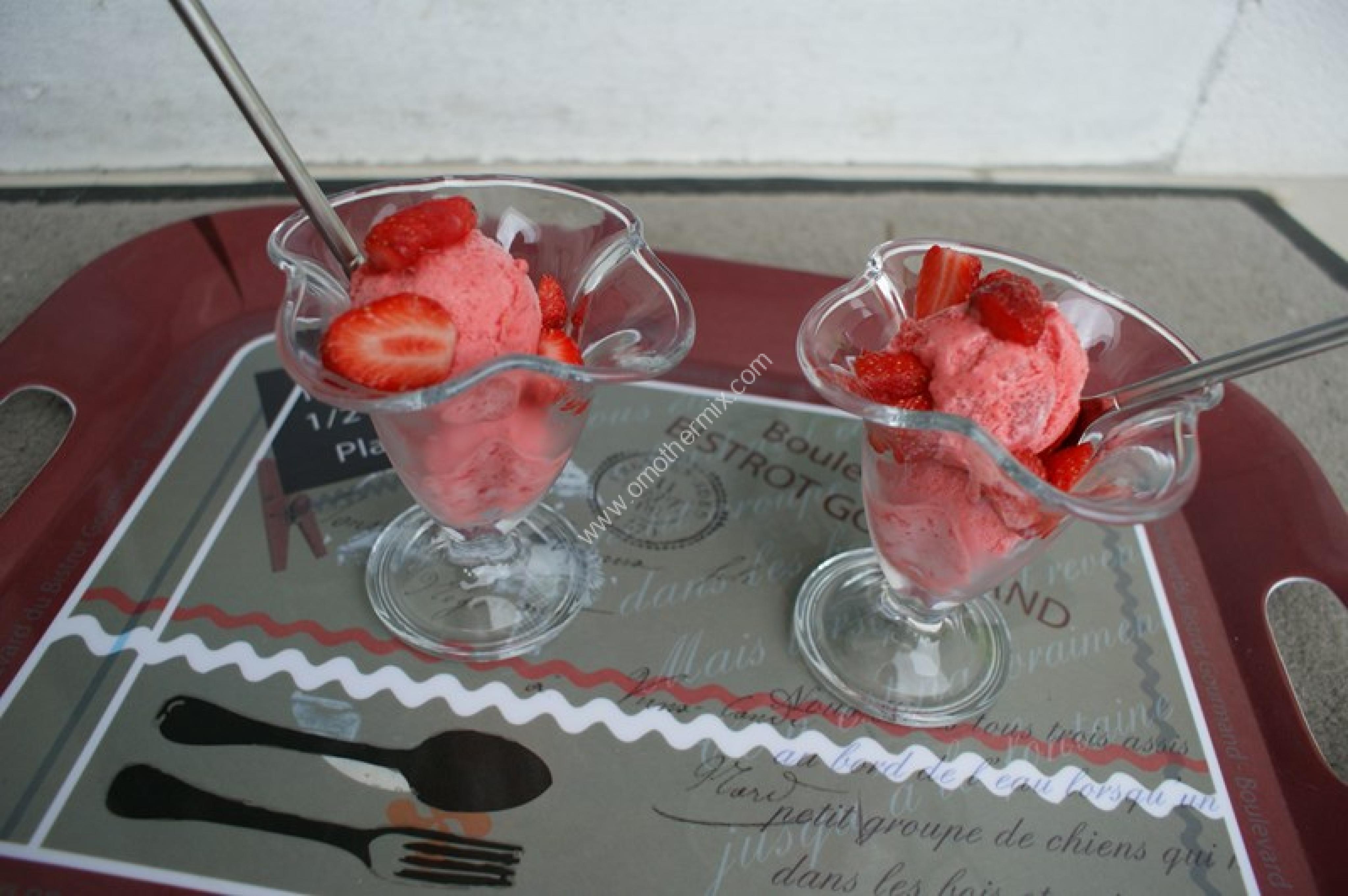 Homemade strawberry Petit Suisse - Thermomix Recipes